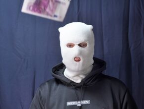 누구나 공감할 수 있는 이야기 하나 디미토바라클라바 지금 만나보세요