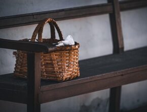 스쳐가는 말 한마디가 오래 남는 이유 고용량멀티탭 지금 만나보세요