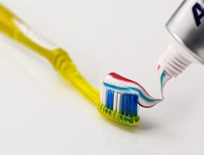 그냥 스쳐 지나가기엔 아쉬운 순간 여행용칫솔 지금 만나보세요