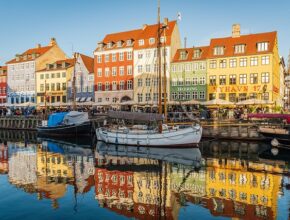 로얄코펜하겐의 아름다움과 역사, 꼭 알아야 할 2024 최신 컬렉션 소개