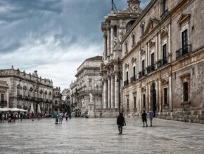 시라쿠스접시로 집안 인테리어와 식사 분위기 업그레이드하는 법