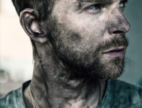 가끔은 이런 하루도 필요하다 용감한시민블루레이 지금 만나보세요